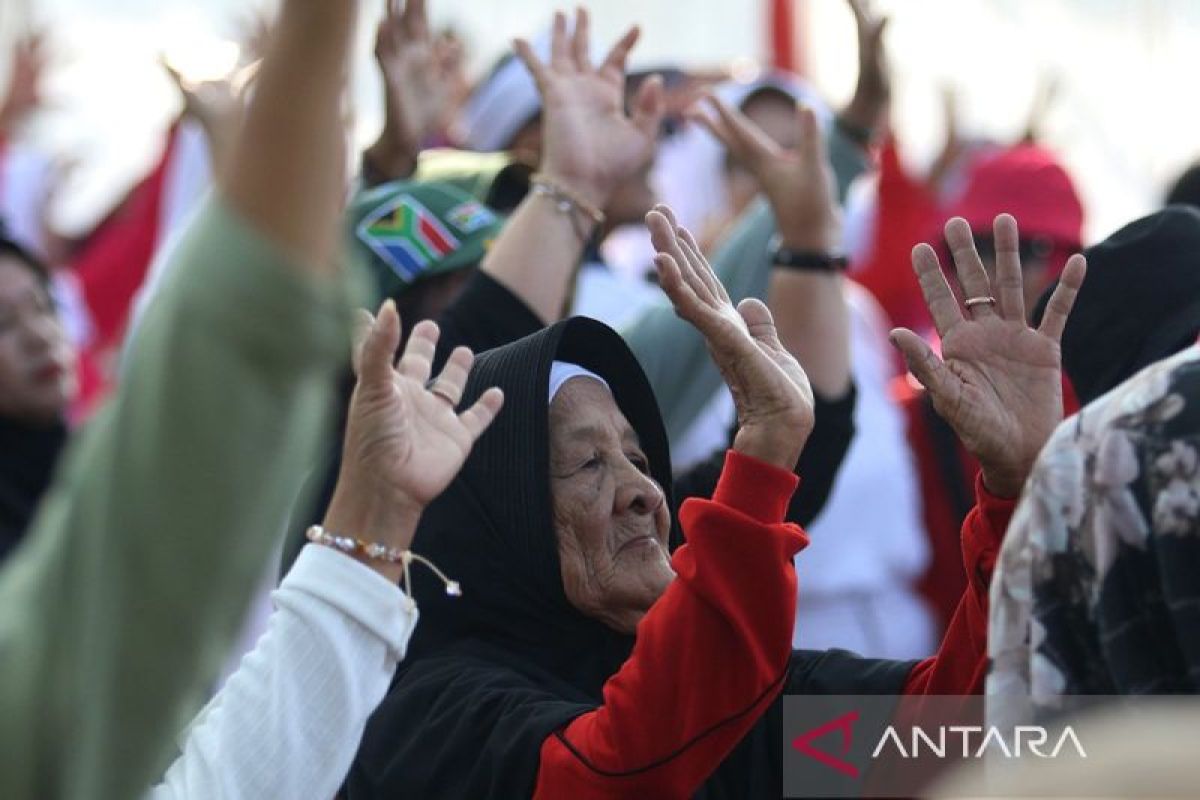 Proses penuaan berlangsung dramatis pada usia pertengahan